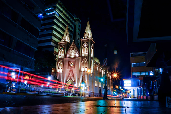 亮化工程公司發(fā)展景觀照明必須要符合這六項(xiàng)要求